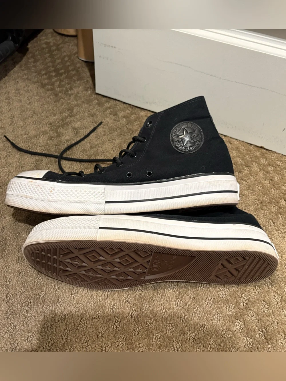 Converse Men’s 11 - Picture 2 of 7